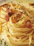 Espaguetis a la Carbonara versión italiana