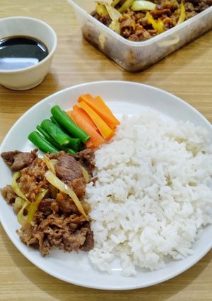 Foto resep Beef Teriyaki dengan Saus Teriyaki Homemade, bonus cara Meal Prep untuk stok Bulan Ramadhan