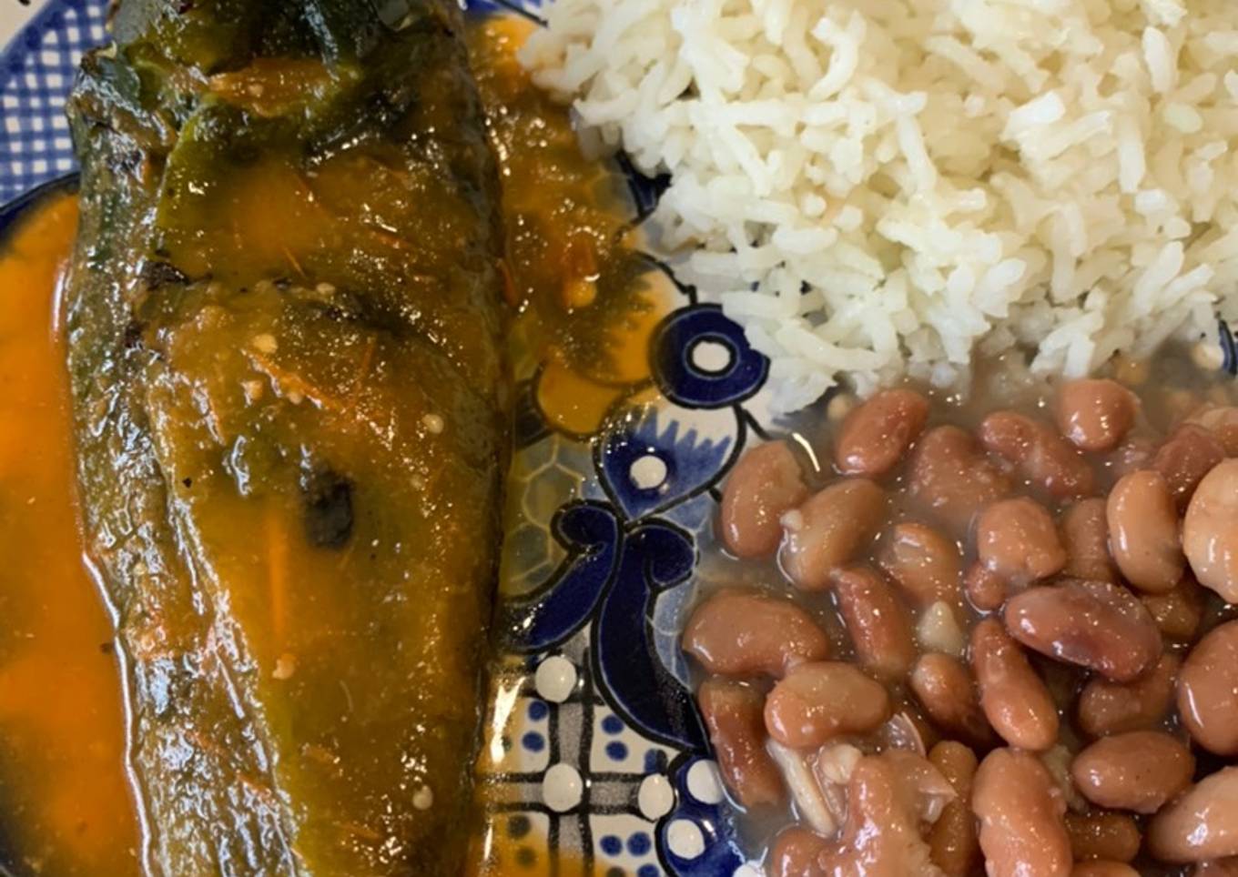 Chiles rellenos de queso panela