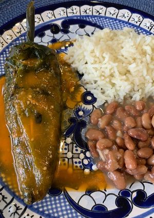 Una foto de Chiles rellenos de queso panela