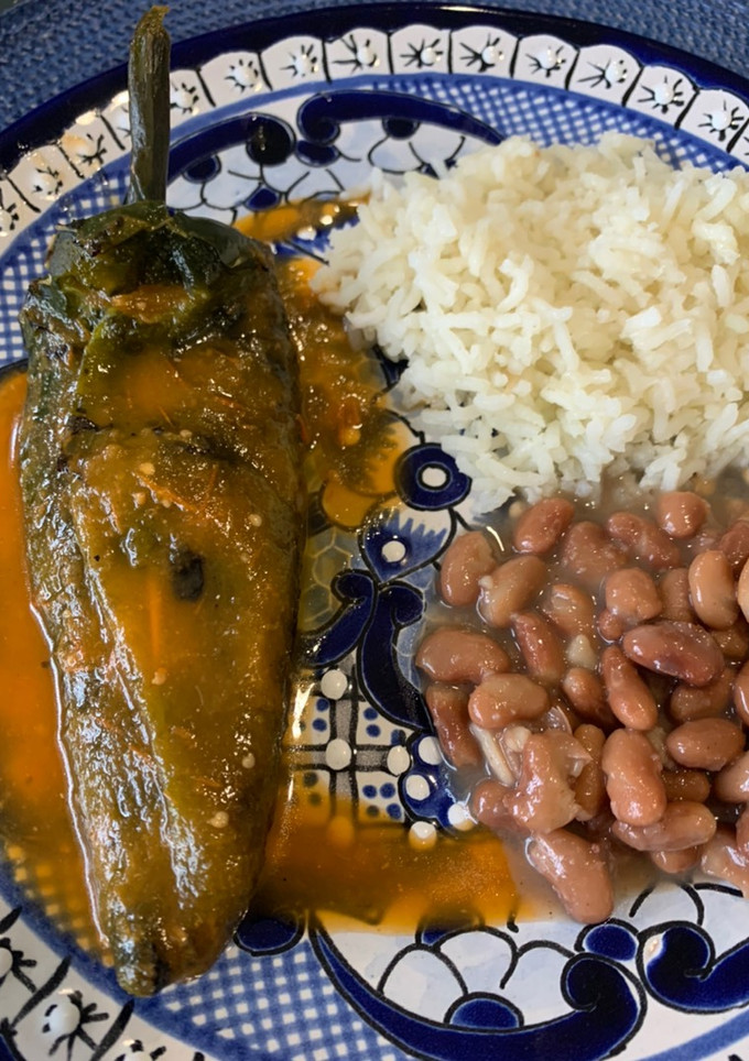 Una foto de Chiles rellenos de queso panela