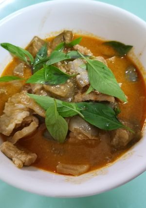 รูปของ แกงเผ็ดหมูสามชั้น มะเขือเปราะ