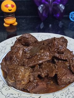 صورة لوصفة لحمة بالبصل او كباب حله