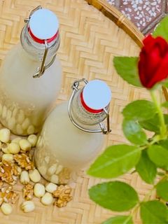 Hình của món Sữa hạt : hạt sen + óc chó.