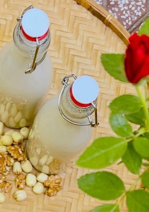 Hình của món Sữa hạt : hạt sen + óc chó.