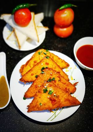 चटपटे ब्रेड पकौड़े (chatpate bread pakode recipe in Hindi) रेसिपी मुख्य फोटो