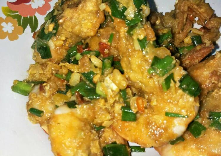 Rahasia Membuat Udang goreng tepung keju saos lemon telur asin yang Renyah