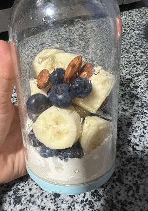 Hình của món Whey (Protein) Shake Với Chuối, Hạnh Nhân Và Việt Quất.
