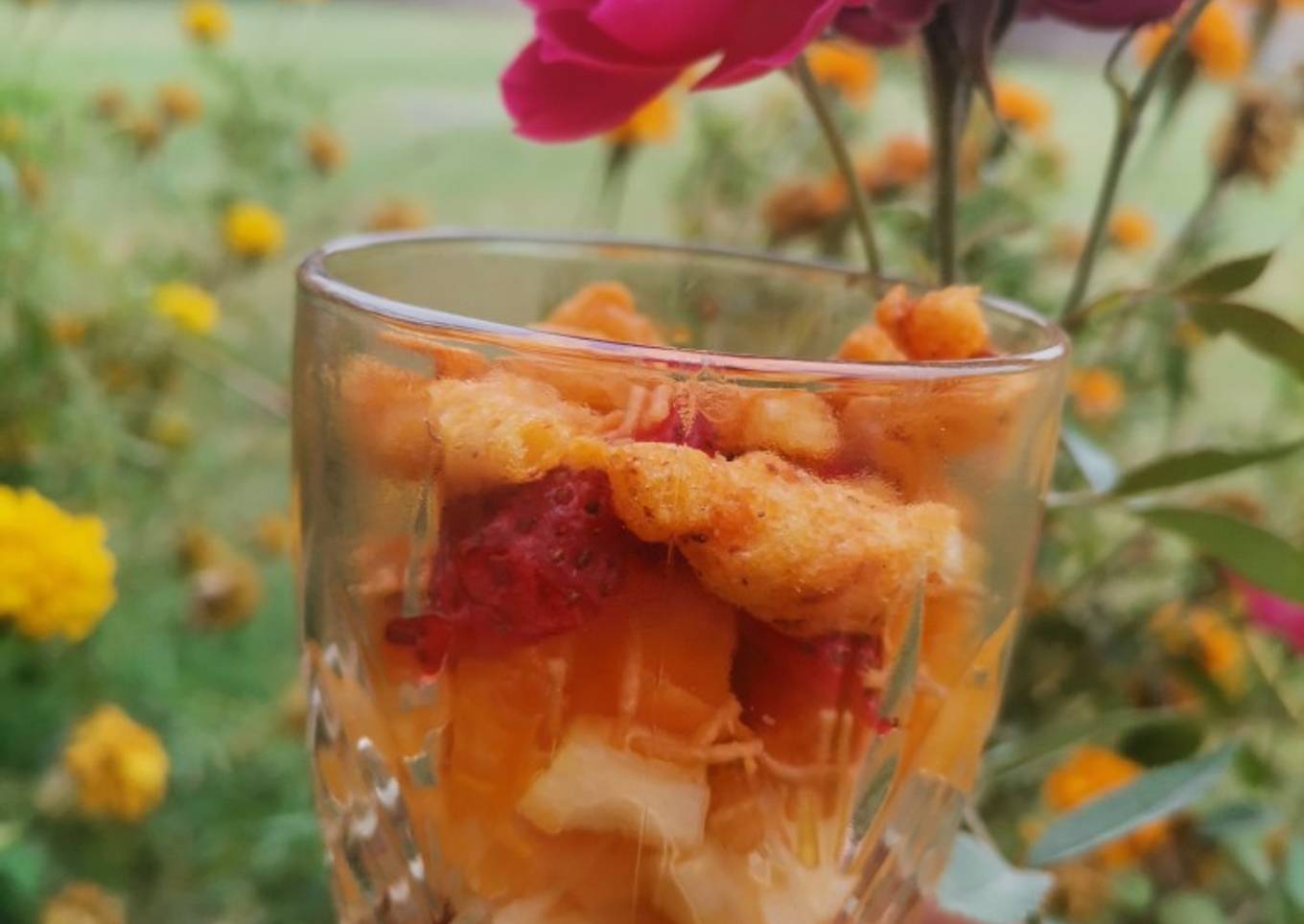 Fruit cocktail with Kurkure