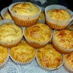 Sajtos-sonkás lilahagymás muffin