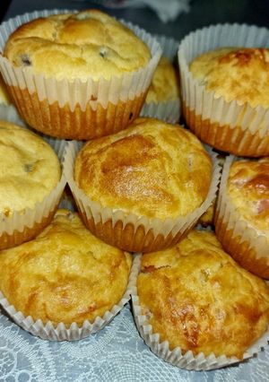 Sajtos-sonkás lilahagymás muffin recept fotója
