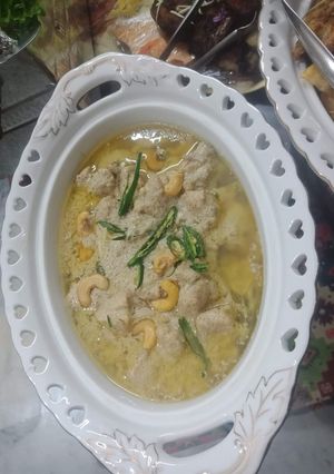 A picture of White karahi.
