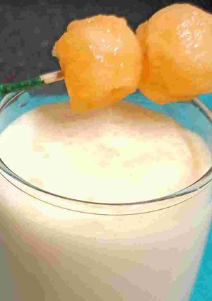 A picture of Muskmelon Lassi / Healthy Indian Cantaloupe Drink.