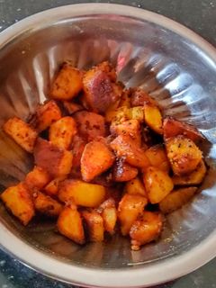 சாதம் - உருளைக்கிழங்கு பொரியல்(potato poriyal recipe in tamil) செய்முறை முக்கிய புகைப்படம்