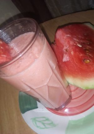 A picture of Water melon smoothie.