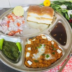 A picture of Pav Bhaji.
