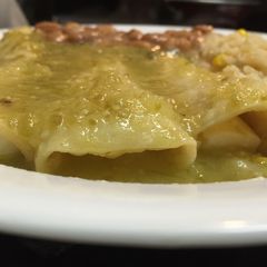 A picture of Enchiladas Verdes.
