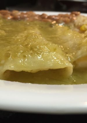 A picture of Enchiladas Verdes.