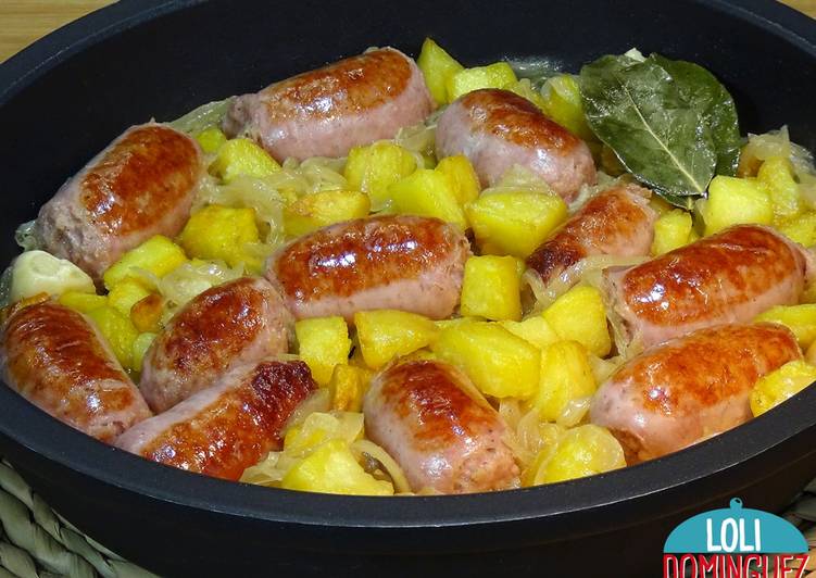 Salchichas a la cerveza con patatas, receta fácil y económica