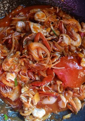 Foto resep Seafood tumpah🤤