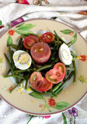 Foto di Insalata fredda con Simmenthal, fagiolini,uova e pomodori
