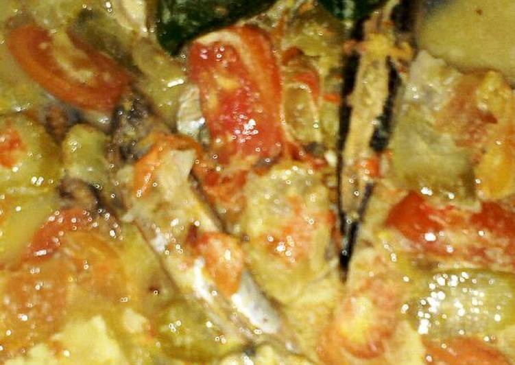 Ikan pindang asam pedas manis