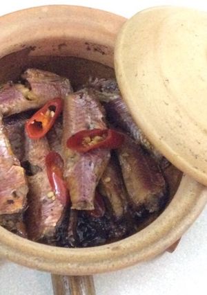 Hình của món Cá Thoèn kho niêu đất.