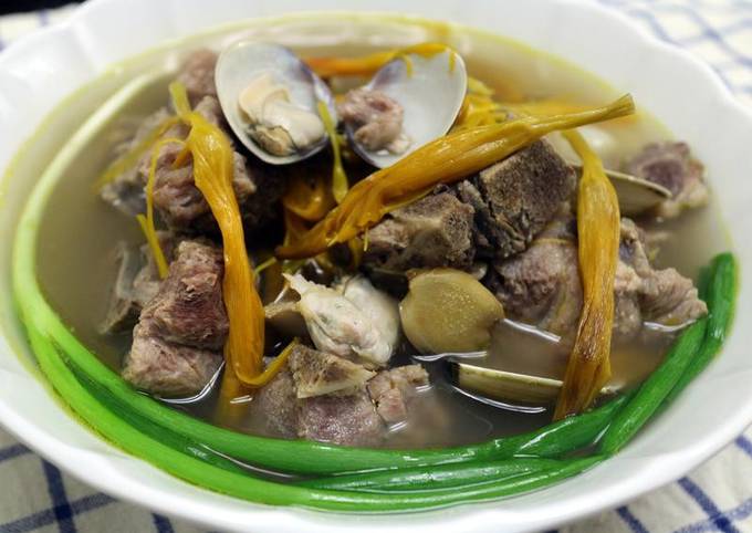 鮮味金針排骨湯食譜by 小喬君joyc Cookpad