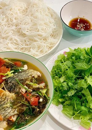 Hình của món Cá chép om dưa.