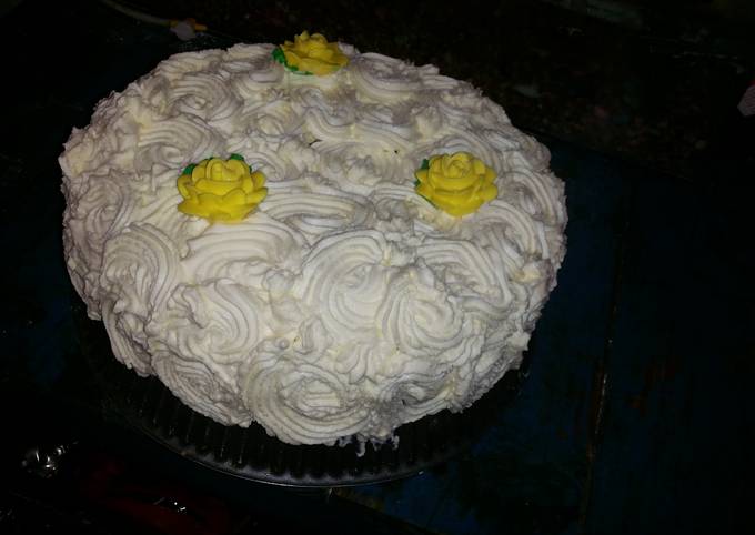 Torta de rosas blancas Receta de rocio casco- Cookpad