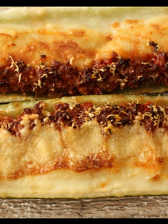 Una foto de Zucchini Rellenos con Carne y Puré