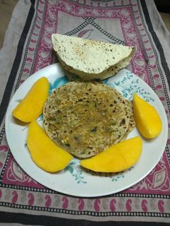 ઓનિયન પરાઠા (Onion Paratha Recipe In Gujarati) રેસીપી મુખ્ય ફોટો
