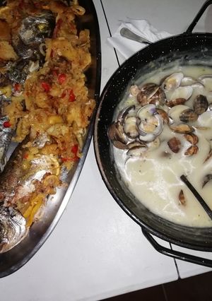 Foto principal de Anchova y dorada al horno con verduras con almejas a la marinera 🐟
