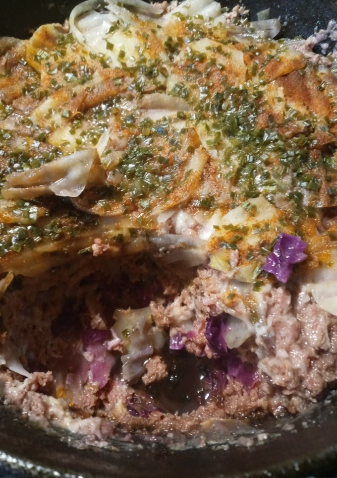 A picture of Corned Beef and Red Cabbage.
