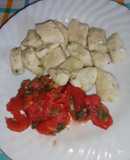 Kluski Leniwe ze szpinakiem i sałatka z pomidorów i rukoli