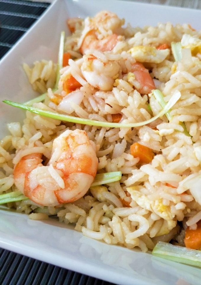 Una foto de Khao Pad Kung -arroz frito con langostinos-
