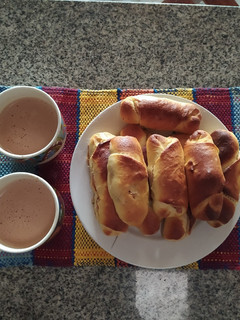 Una foto de ***Cachitos de Jamón y Queso***