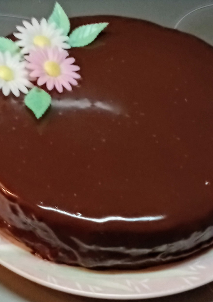 Una foto de Tarta estilo Ferrero Rocher Simpatía de Leo