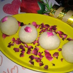 Petha coconut laddoo A picture of Petha coconut laddoo.
