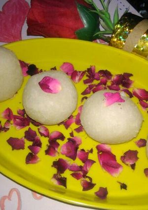 A picture of Petha coconut laddoo.