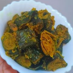 A picture of Arbi ke patte ki sabji 😌.
