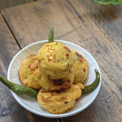A picture of Batata Vada.