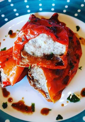 Foto di Peperoni ripieni di carne e dadini di formaggio