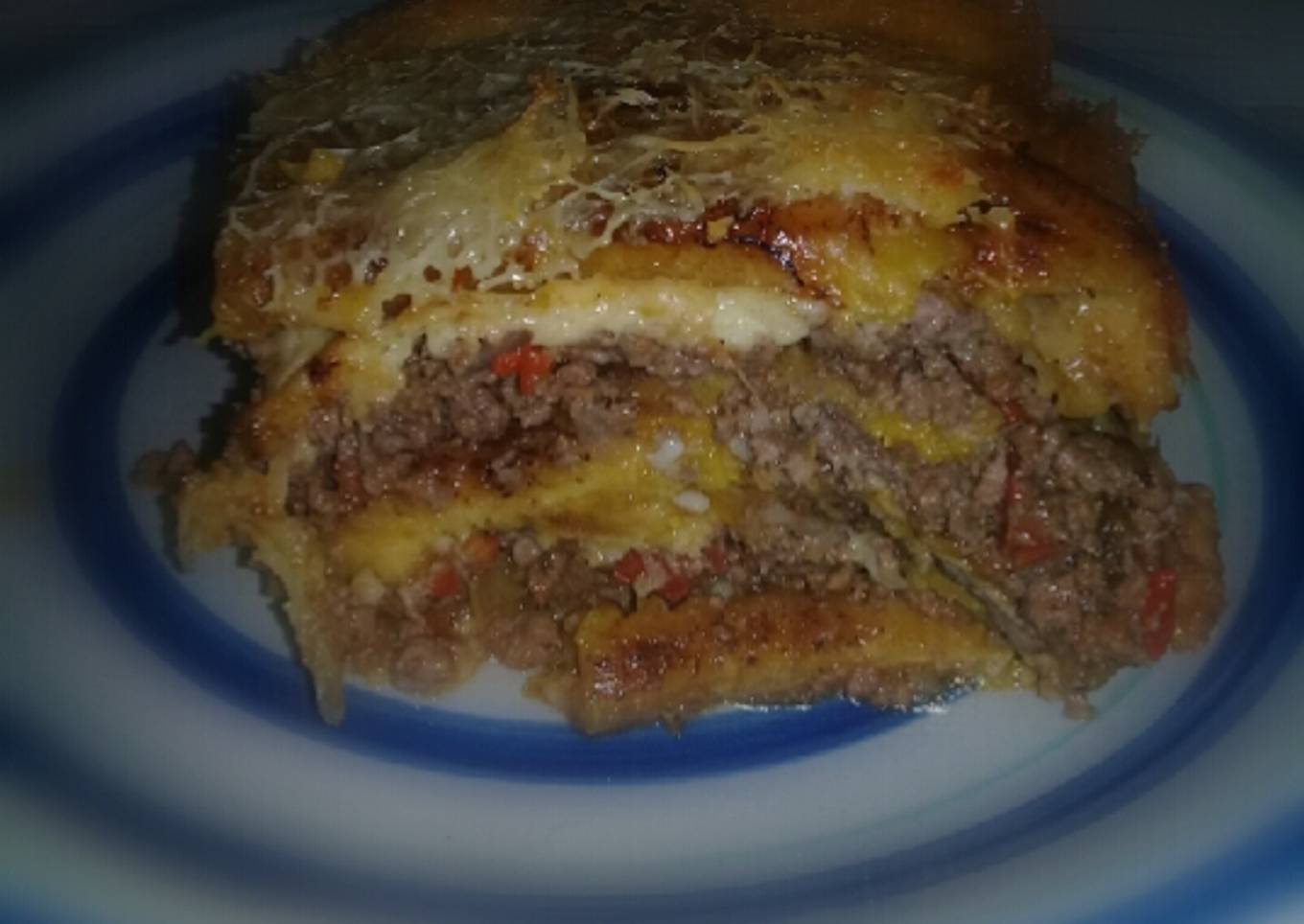 Lasaña de plátano y carne molida