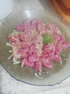 Una foto de Ñoquis de Remolacha