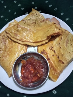 બેસન ના ચીલા (Besan Chila Recipe in gujarati) રેસીપી મુખ્ય ફોટો