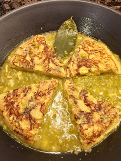Una foto de Tortilla de patata en salsa