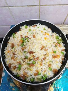 صورة لوصفة رز بالعدس والمعكرونة والخضار