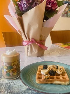 Φωτογραφία της συνταγής Σπιτικές βάφλες waffles 🧇 φλαφλέτινες για τη μαμά