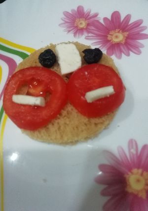 A picture of Tomato sandwich.